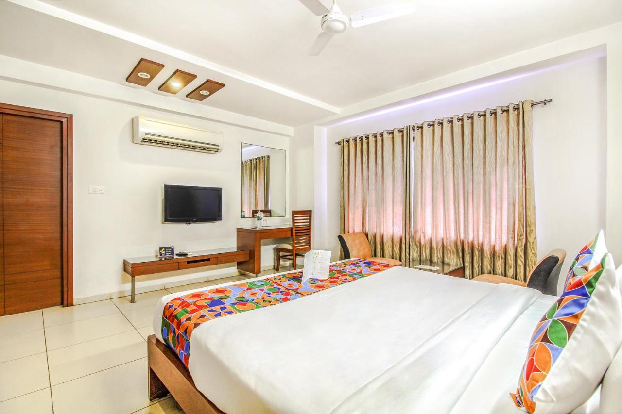 Fabhotel Hill View II Hitech City Хидерабад Екстериор снимка